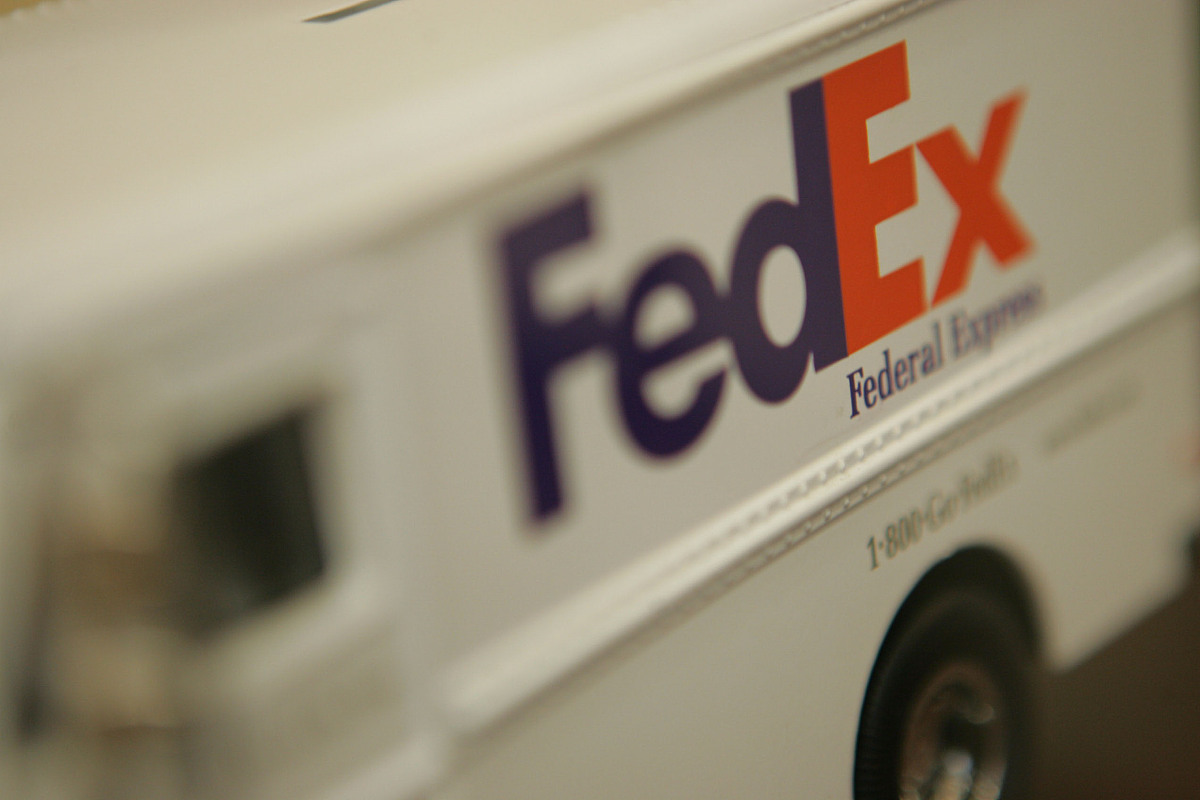 FEDEX在美国国内的运输途径？