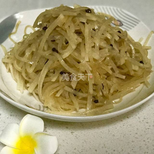 素炒萝卜丝,脆脆的,甜甜的,营养瘦身两不误!年美食天下吃少吗5活你愿意图片