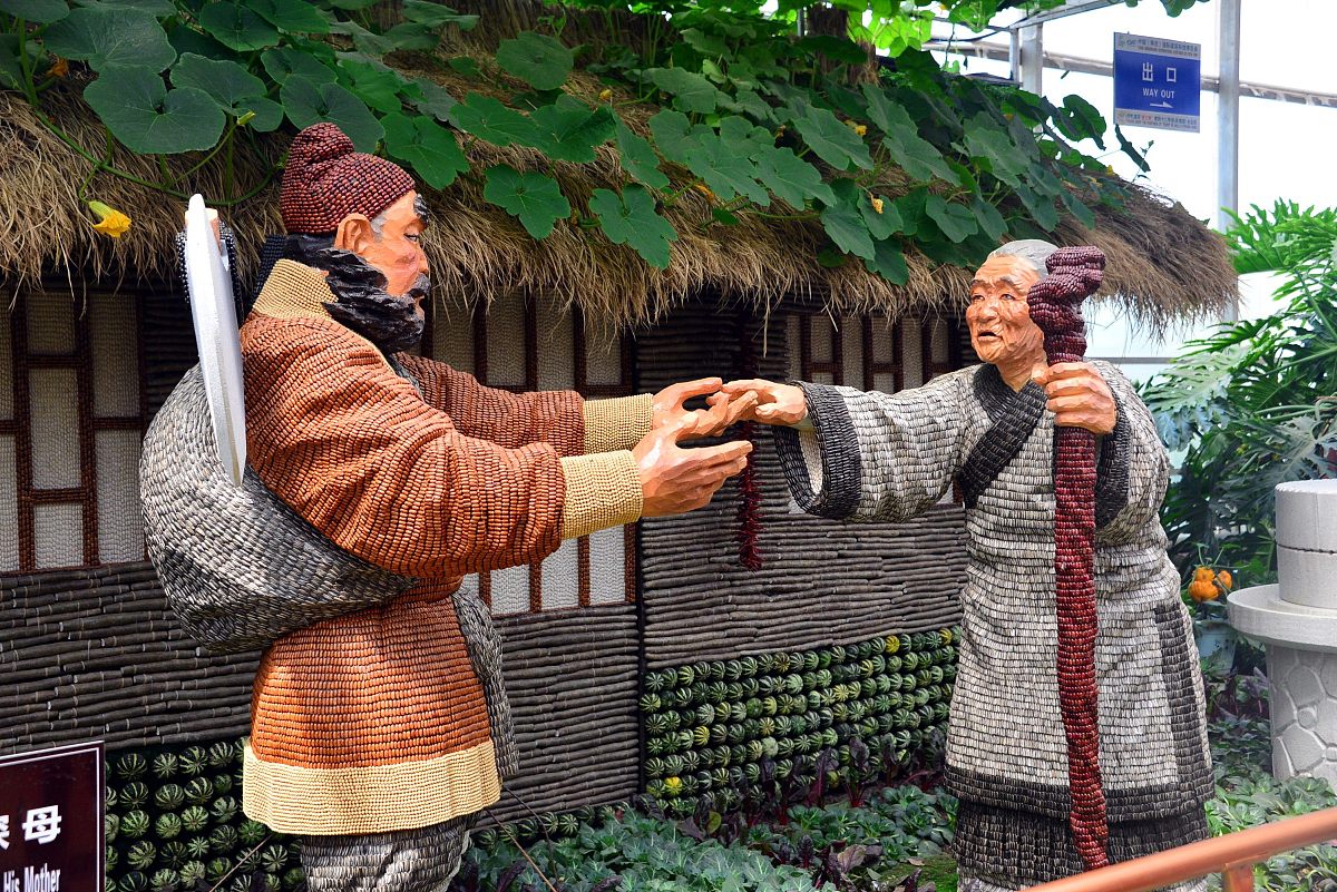 中国有句古话叫做识时务者为俊杰我相信眼下各种刑具一定能够翘开阁下的嘴。这句台词出至哪部电视剧第几集？帮我用210字详细描述