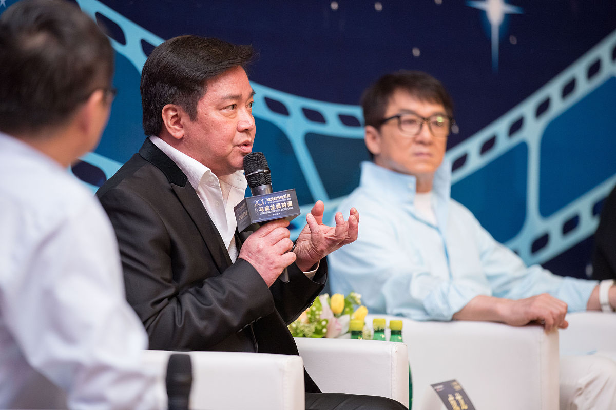 王宝强东方甄选谈感情引热议：网友赞其情商高