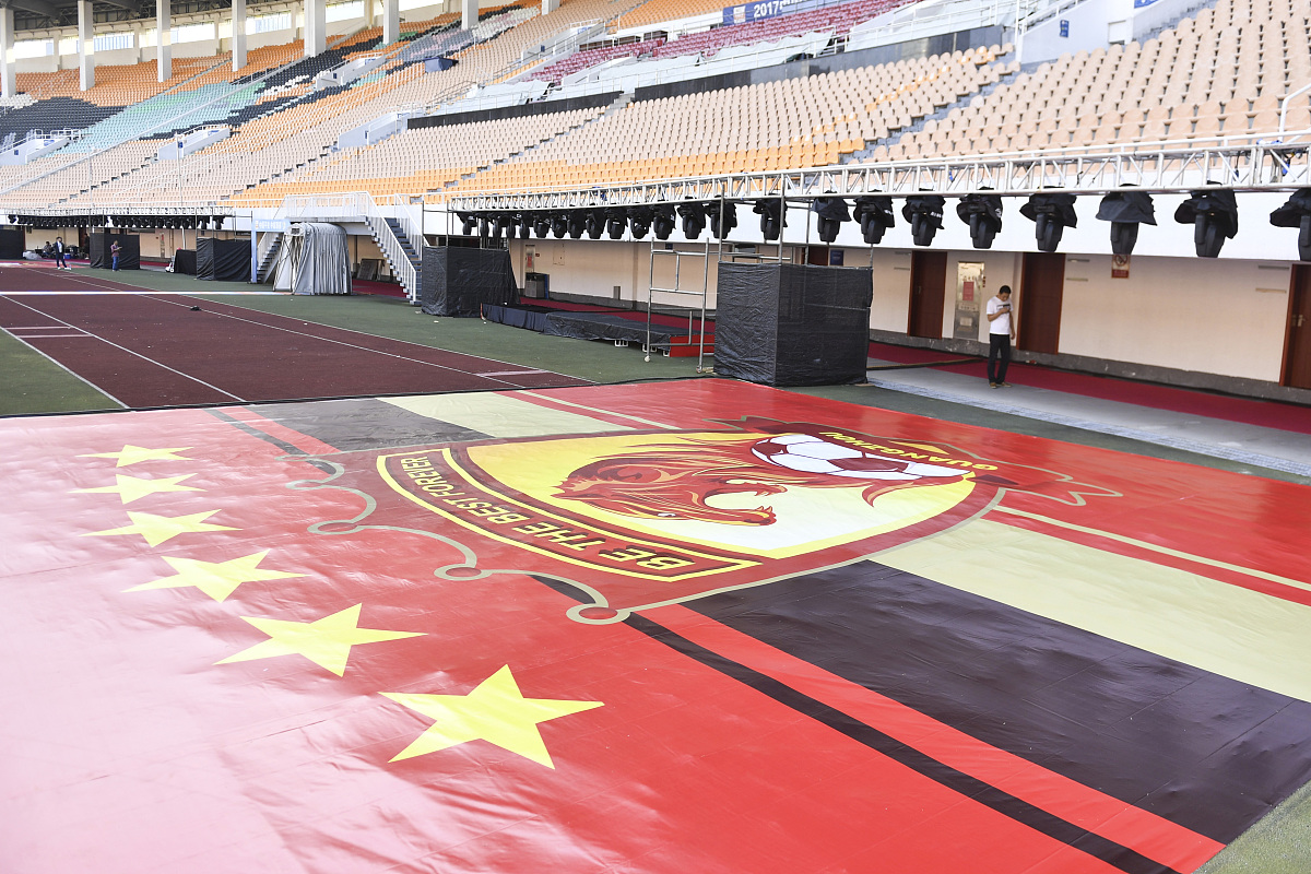 请问关于增设我校公共体育设施、加强体育发展的提案的对策建议怎么写呀