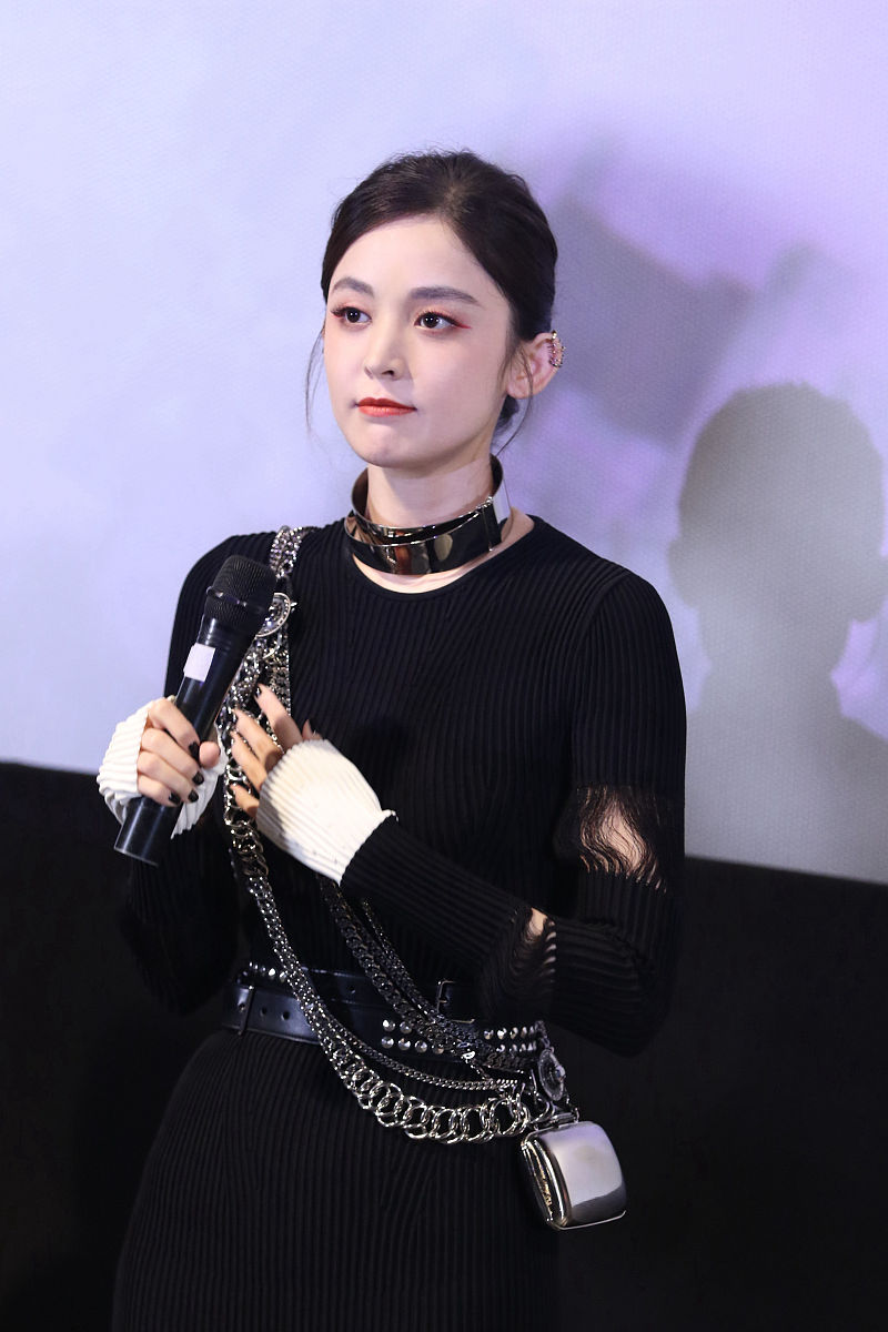 2019年7月18日,北京,明星出席《归还世界给你》媒体见面会.古力娜扎