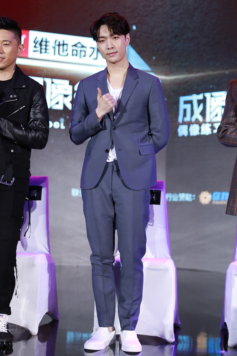 金牌练习生手游v1.2.0版本更新：全新角色、舞台、模式等你体验！