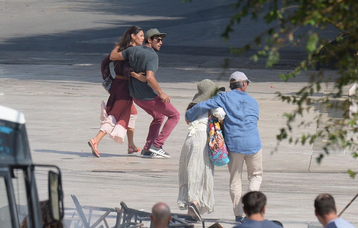 LINE群聊模拟：高中生小七的日常