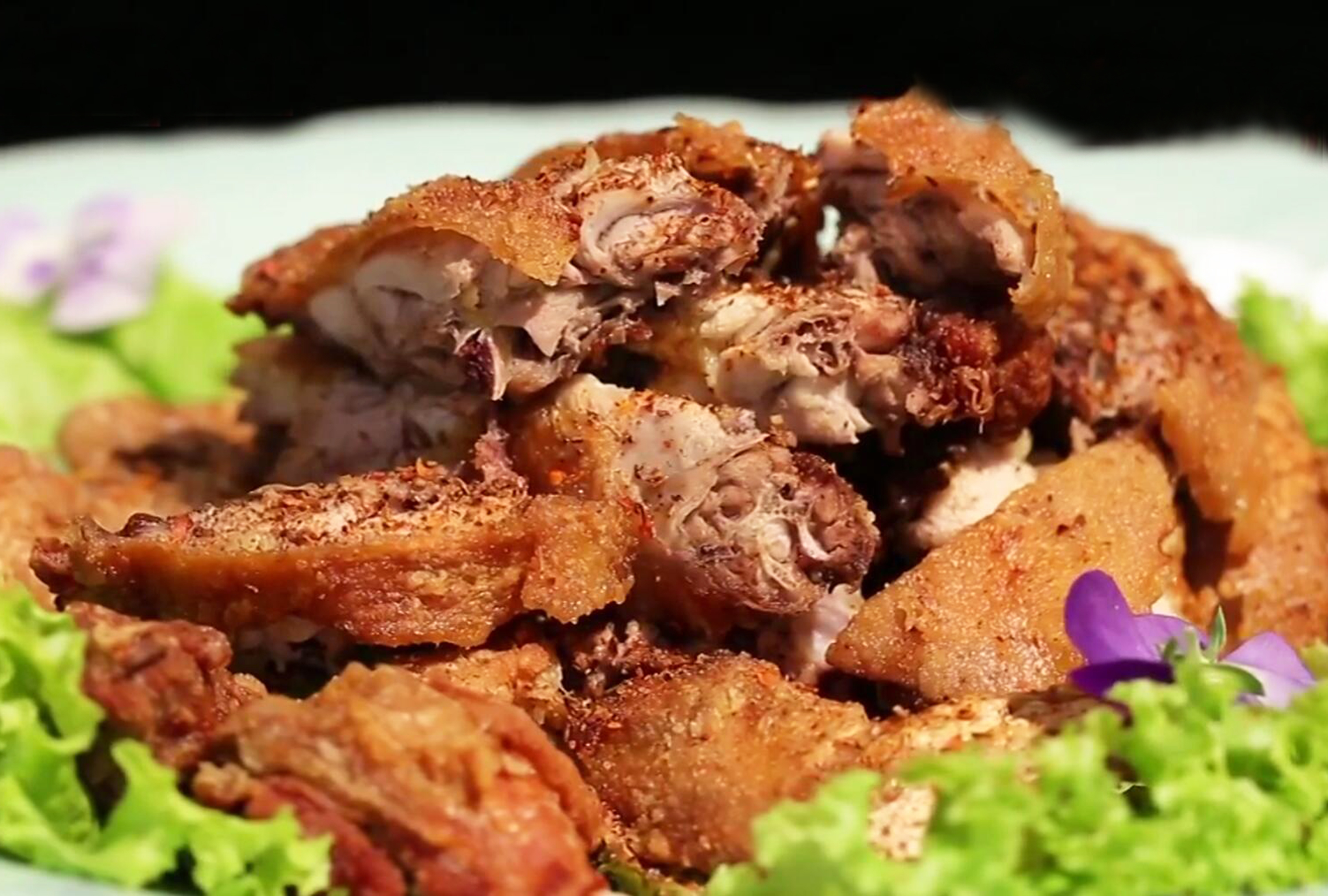 这道河南十大经典名菜!无需炖和煮,营养不流失,皮酥肉脆又多汁
