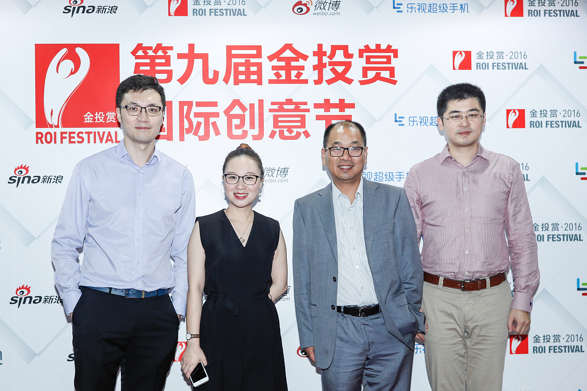 天弘基金永利债券成立15周年想在这个时点对永利的基金经理姜晓丽做一个专访并写一篇采访稿发在天弘基金内刊上激发天弘员工的学习热情和进取心。请帮我写一段开头展示姜晓丽在管理永利债券时所获得的成绩在行业中取得的地位以及引出后文的采访内容