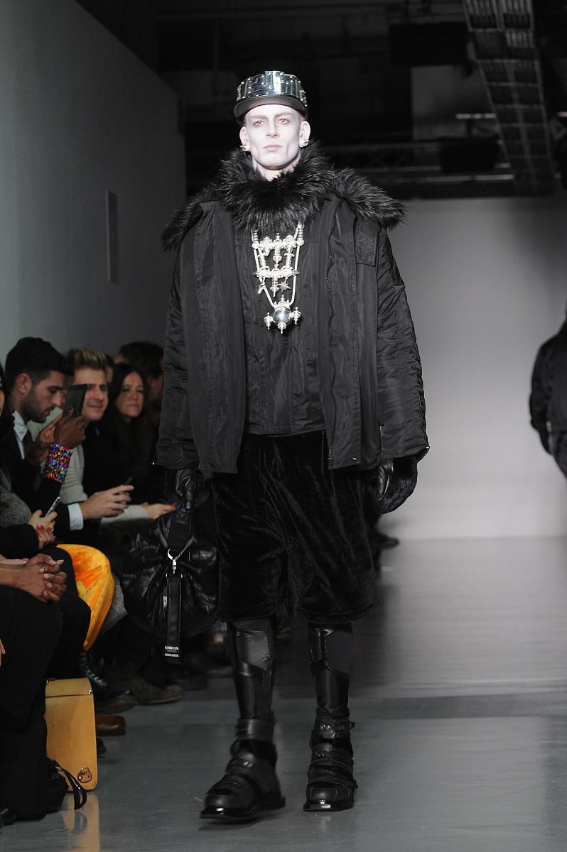 摇滚服装品牌灵感大全：从经典乐队到赛博朋克