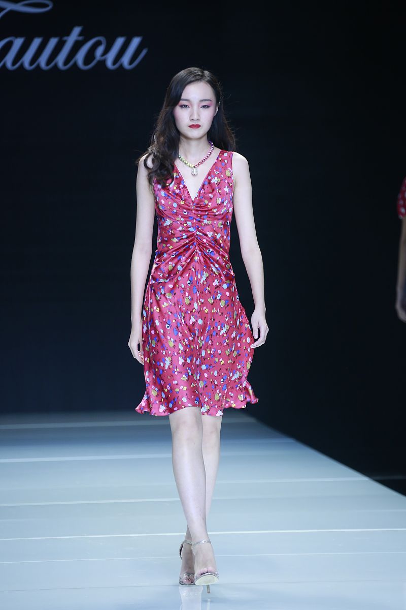 开封文化艺术职业学院专业设置：舞蹈、音乐、戏剧、美术等