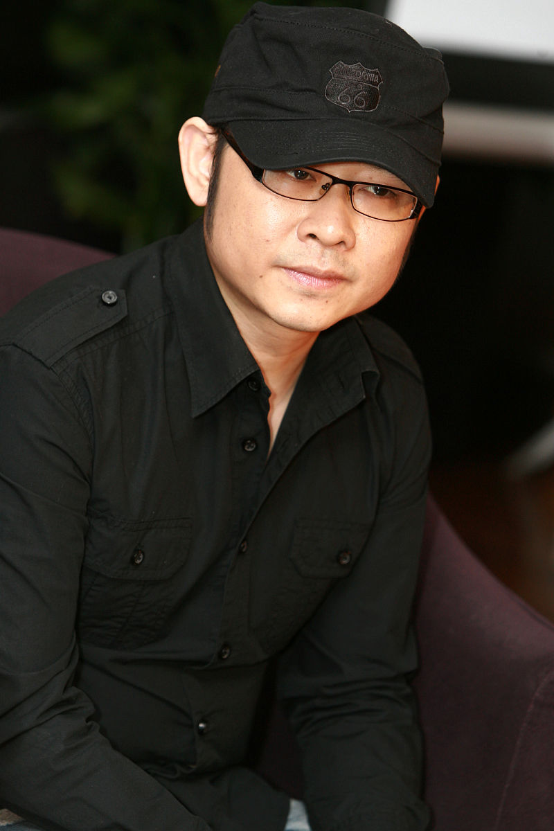 2011年4月12日,上海,刀郎在上海举行2011"谢谢你"巡回演唱会的媒体见