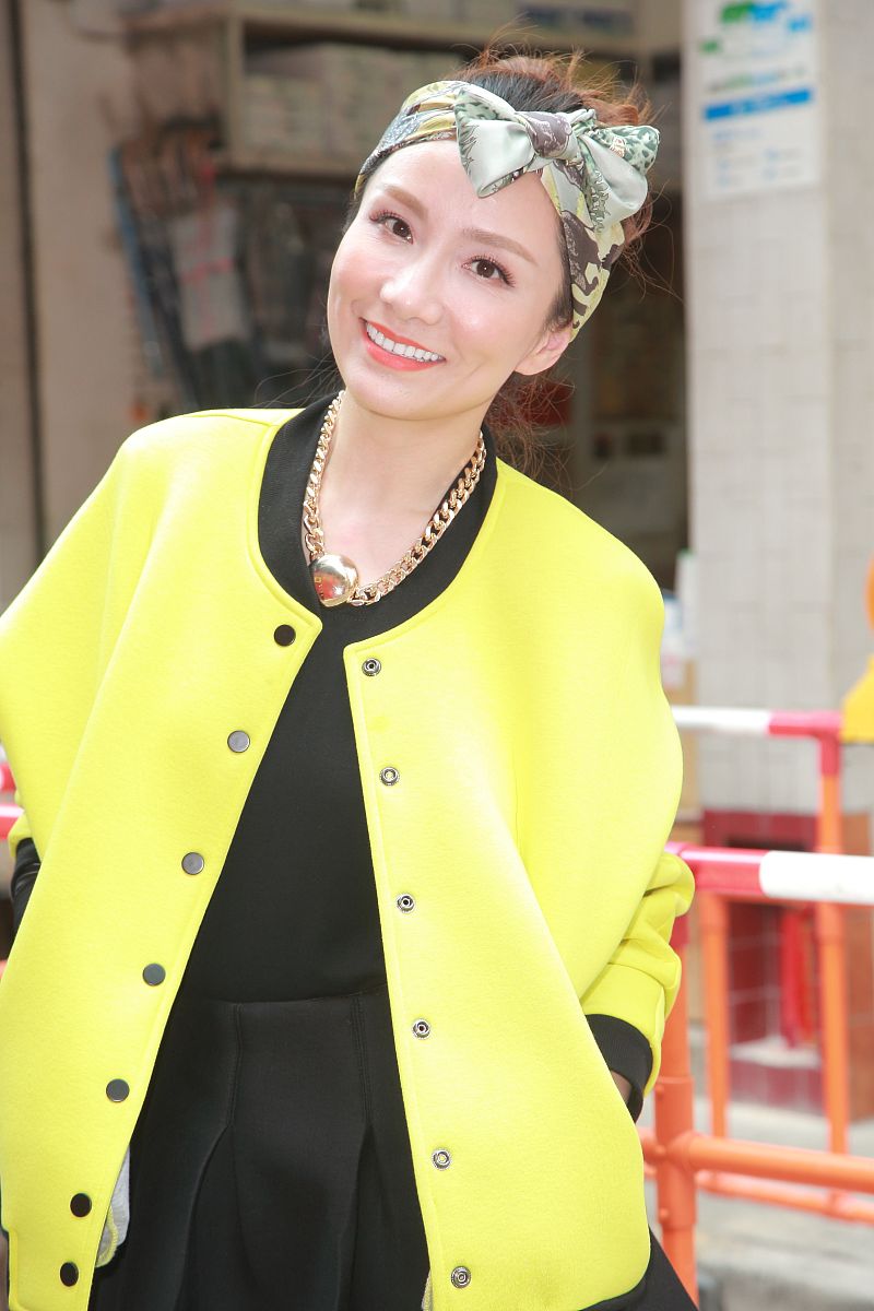2014年3月19日,香港,tvb节目《年代大激斗》录影.  胡蓓蔚