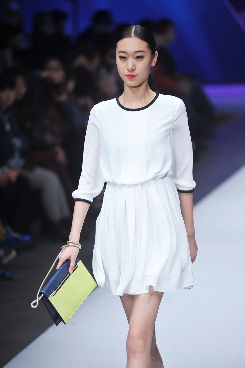 新中式服装国际市场调研报告：现状、挑战与机遇