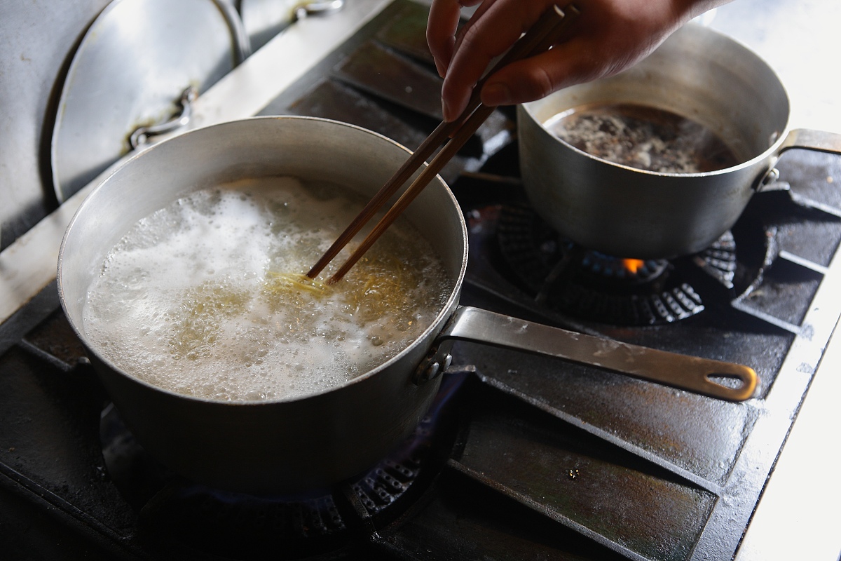 ***_***2014年12月10日,上海,日本料理拉面与制作方法