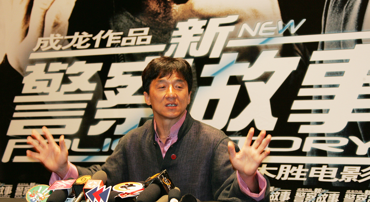 电影《疯狂的石头》社会意义解析：展现当代中国青年生活状态与社会问题