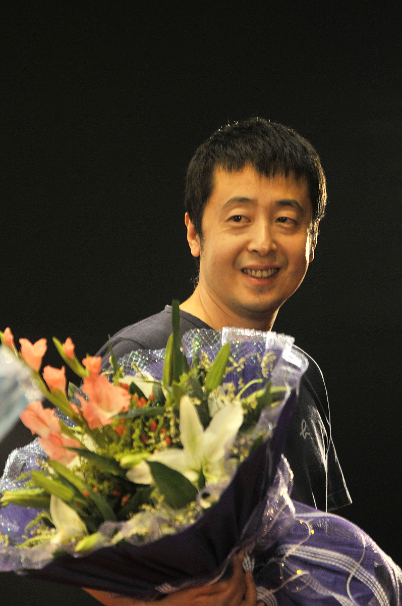 2010年7月4日,浙江宁波,电影《海上传奇》宣传发布会.  (应摄影师要求