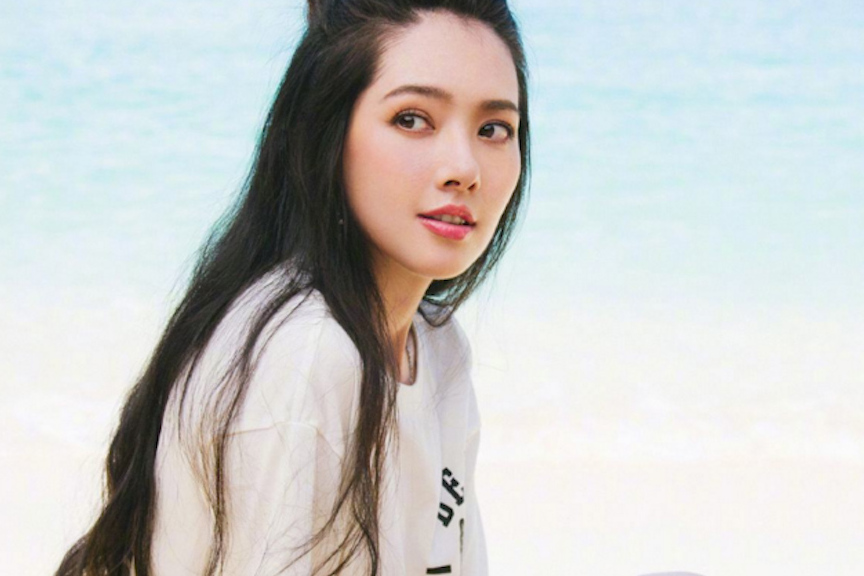 【超甜!郭碧婷为向佐做一下午蛋糕,上面雕满小红心写上亲昵称呼】7月22日,郭碧婷工作室也在