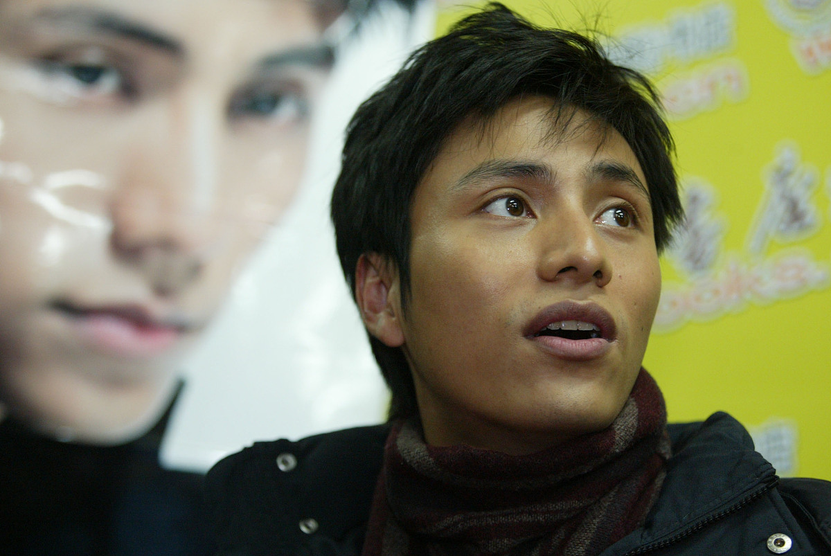 关于《较量无声》的观影报告要求含有视频里的五大战线并重点对以下问题展开阐述问题一苏联解体对今天中国的影响有什么现实启示？问题二美国对中华采取的政治渗透有哪几个方面选一个作为印象最深刻的一个说明理由。总共要求一千字。