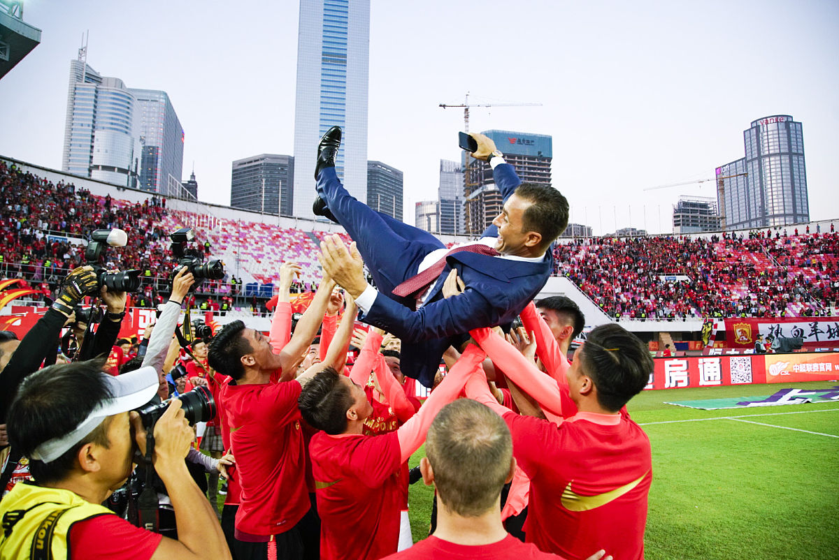 2019年12月1日,广东广州,2019中超第30轮,恒大淘宝3-0申花,赛后恒大众