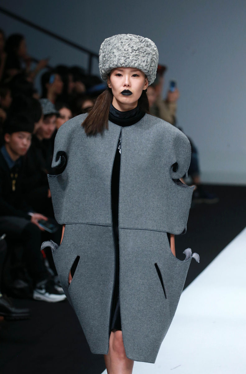 2016年03月25日,北京,2016/17秋冬中国国际时装周:zhuzbay·阿依然时
