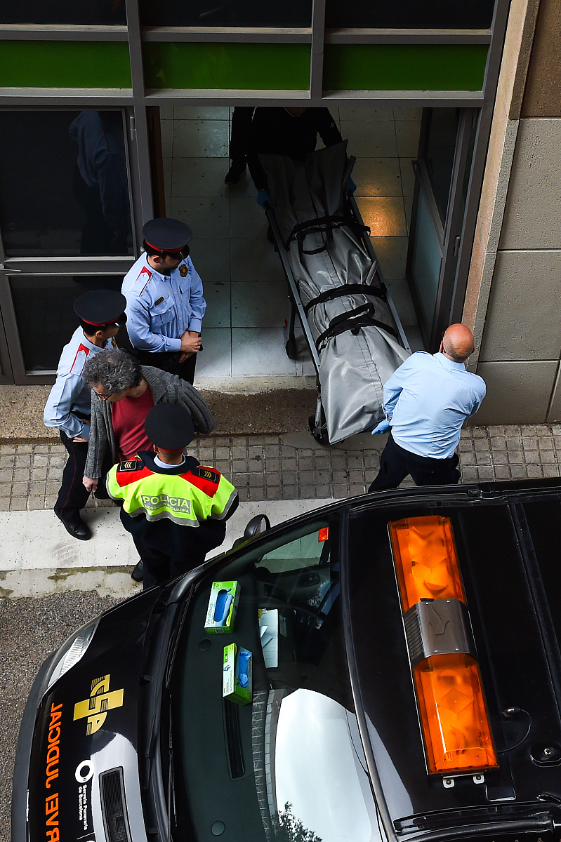 C++ 多态性与继承：学校人员管理系统