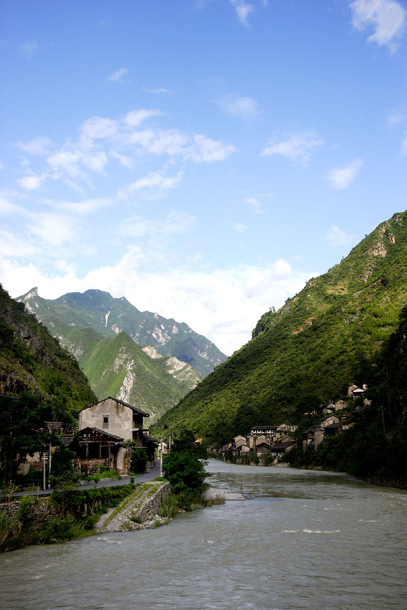 重庆旅游职业学院移动通信技术专业：课程设置、就业前景及发展方向