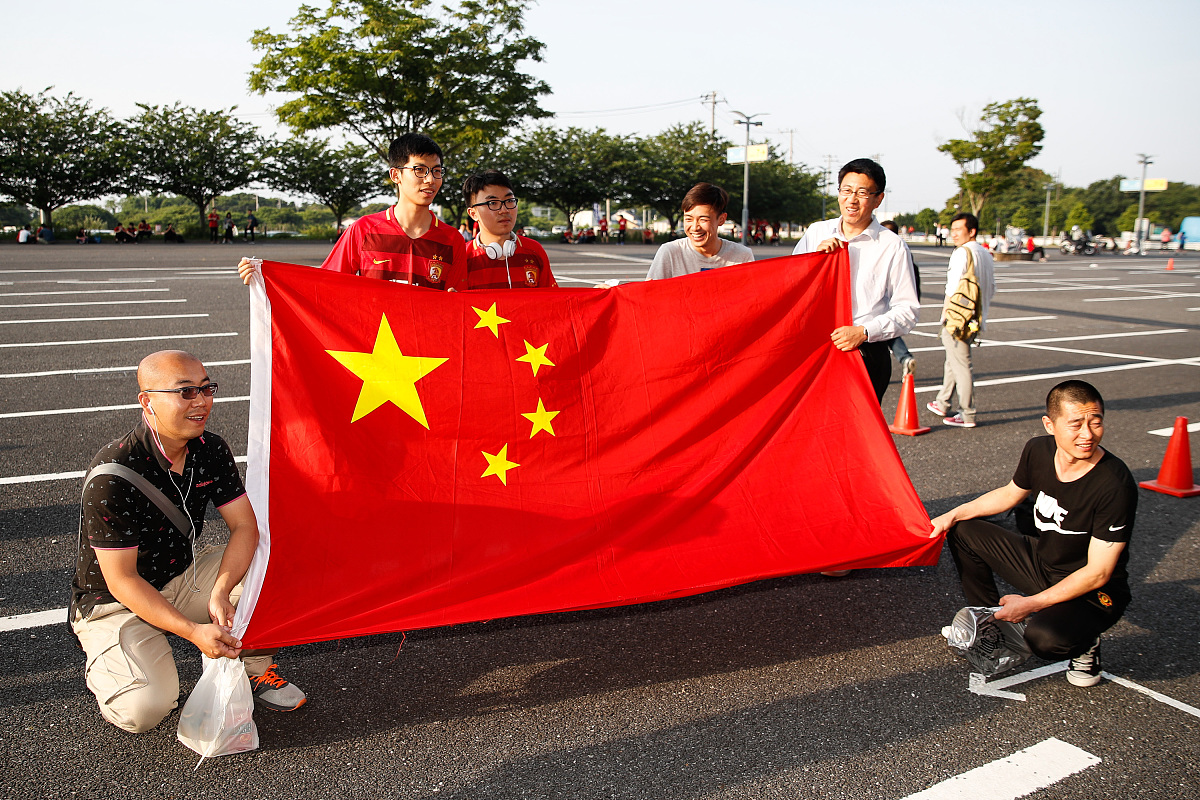 2017亚冠1/8决赛次回合:鹿岛鹿角vs广州恒大淘宝 恒大球迷场外集结造