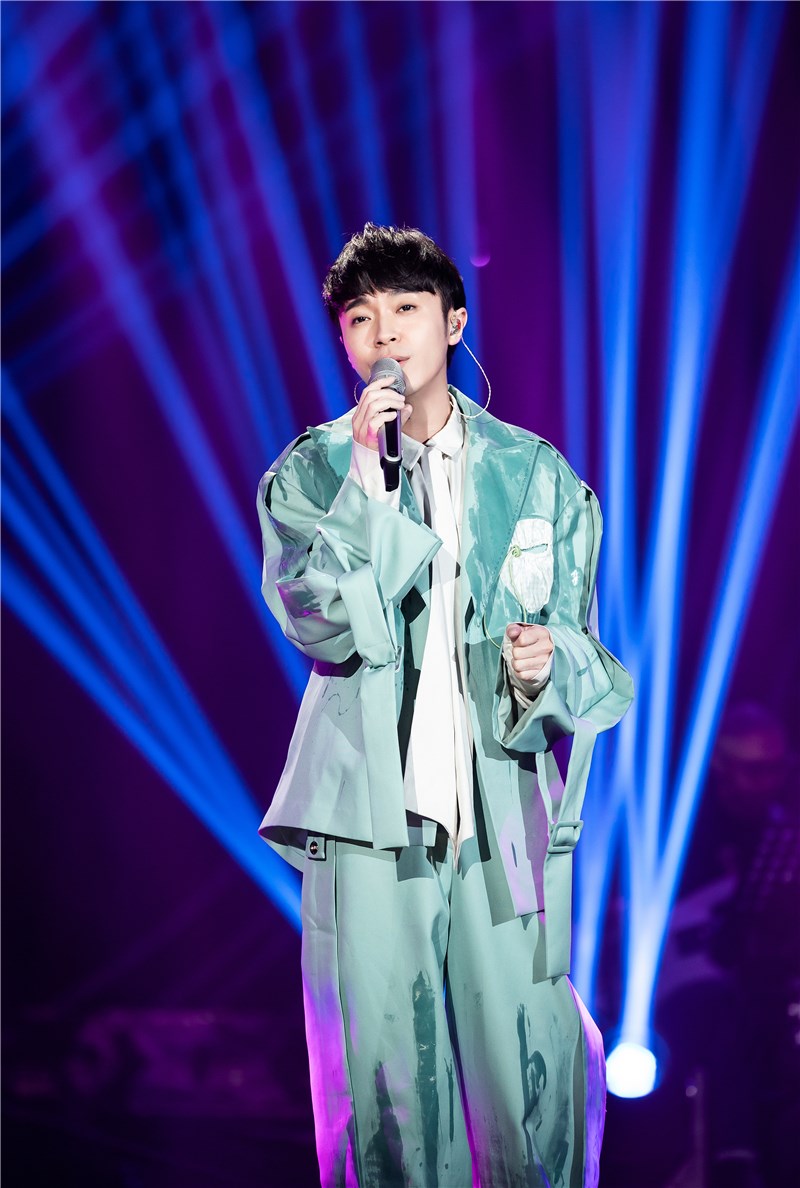 吴青峰《歌手》2019第五期深情诠释《窗外的