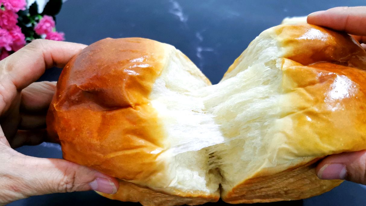 吐司面包最简单的做法,按一按卷一卷,绵软拉丝,放3天都不会硬