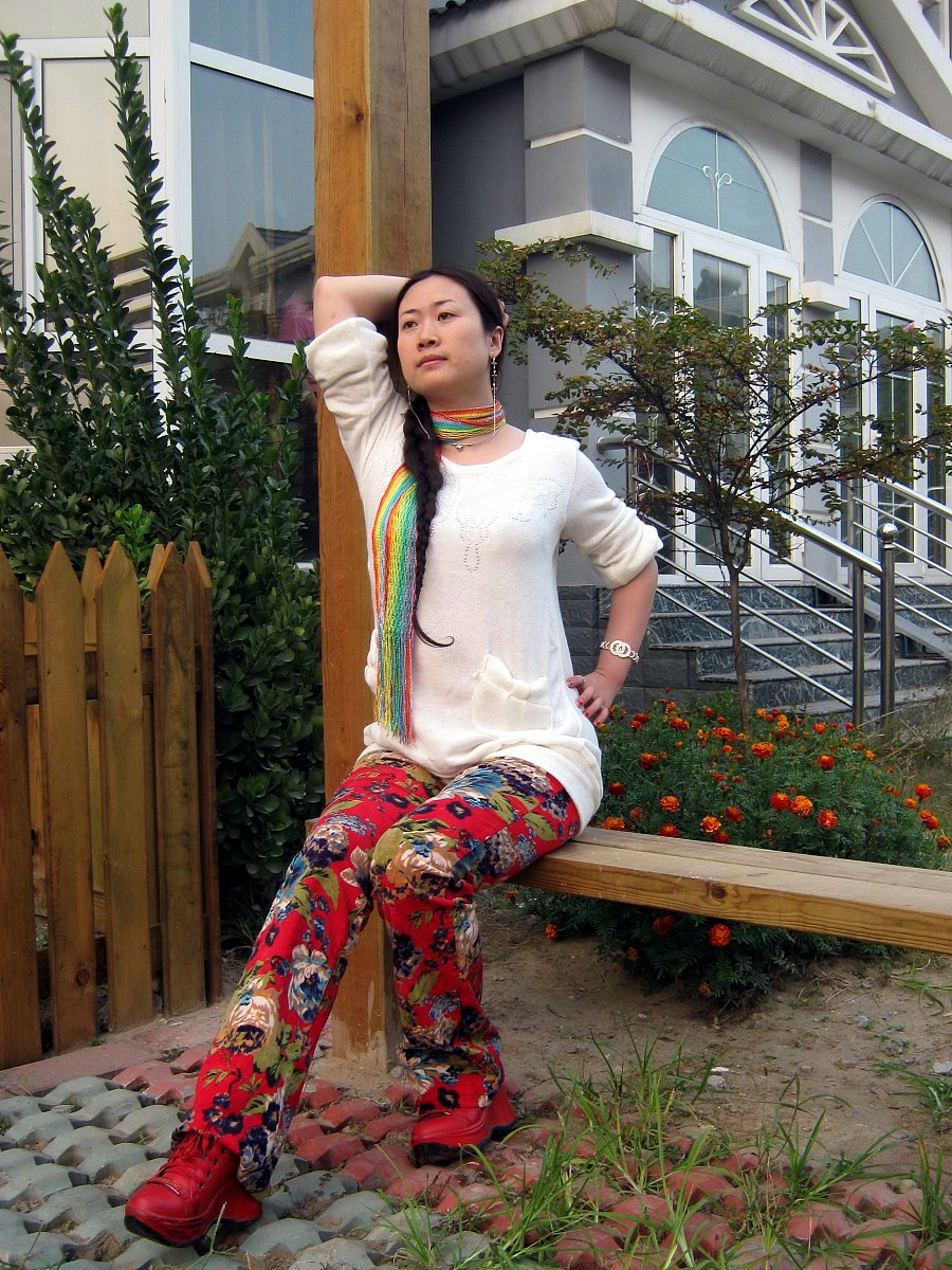 2009年3月13日,北京,鲜艳"被面"图案正流行.***_***芙蓉姐姐+++_+++花