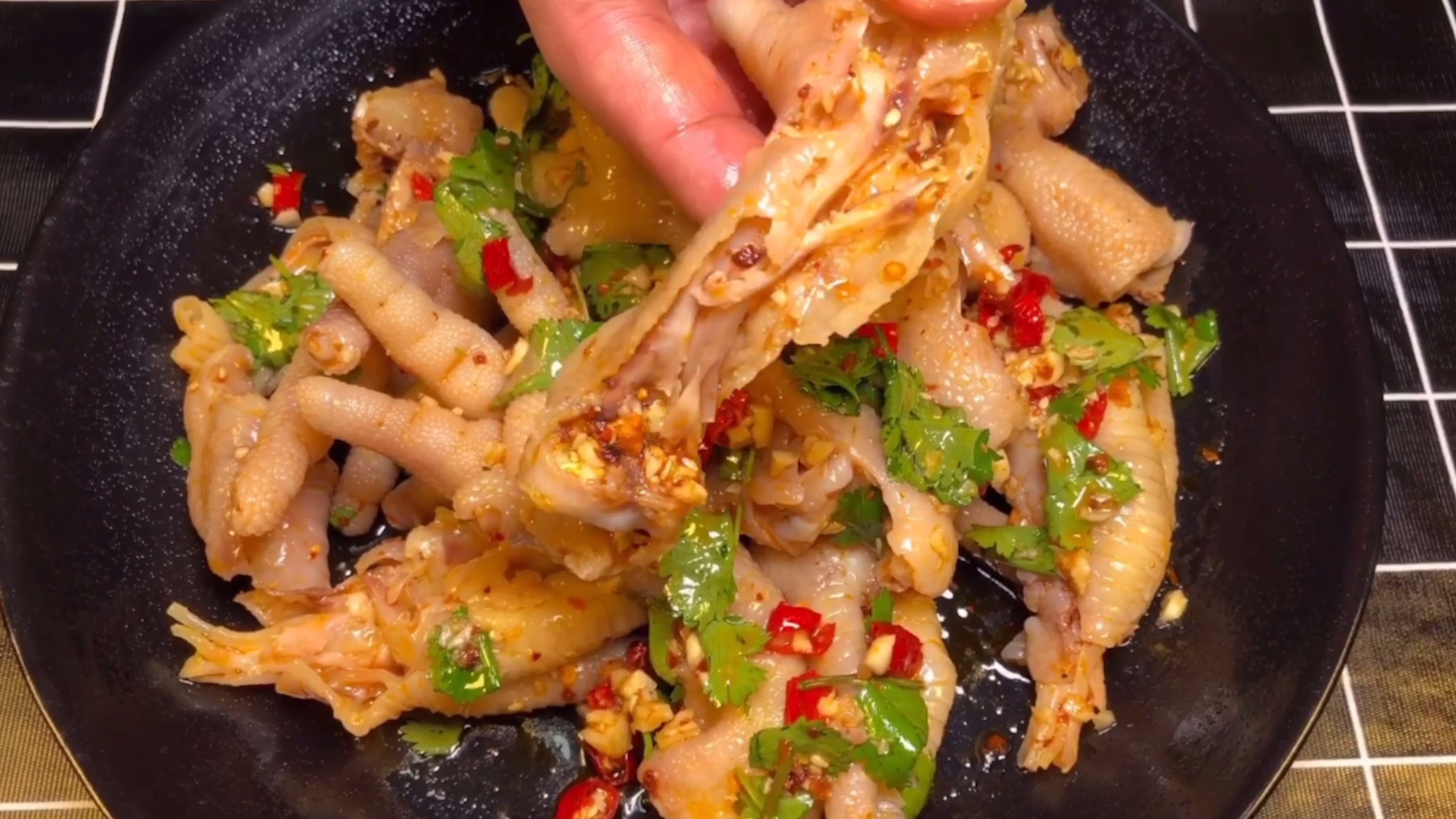 复古家常脱骨鸡爪做法