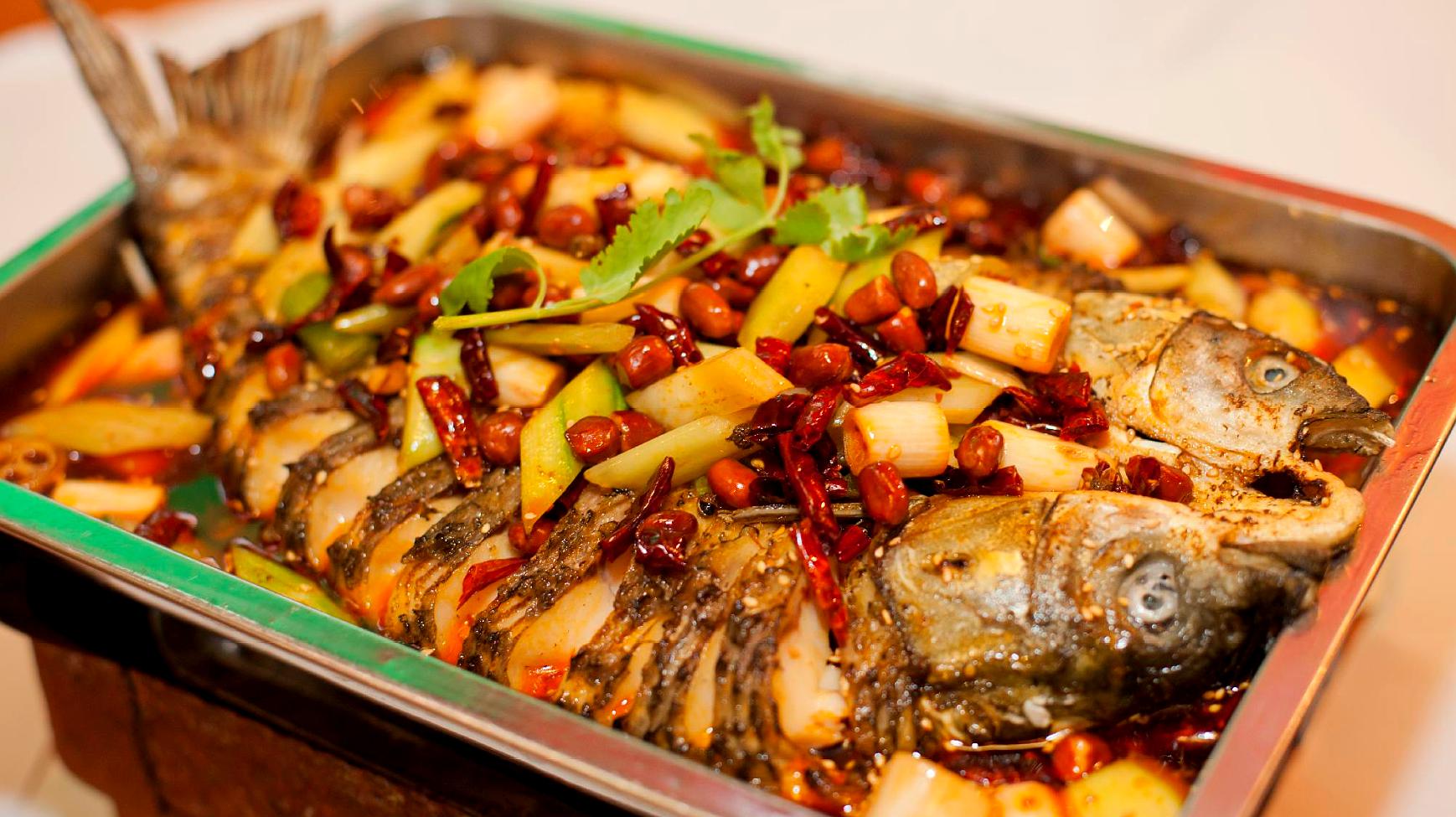 想吃烤鱼不用去店里,自己在家就能做,方法简单,比店里的更好吃