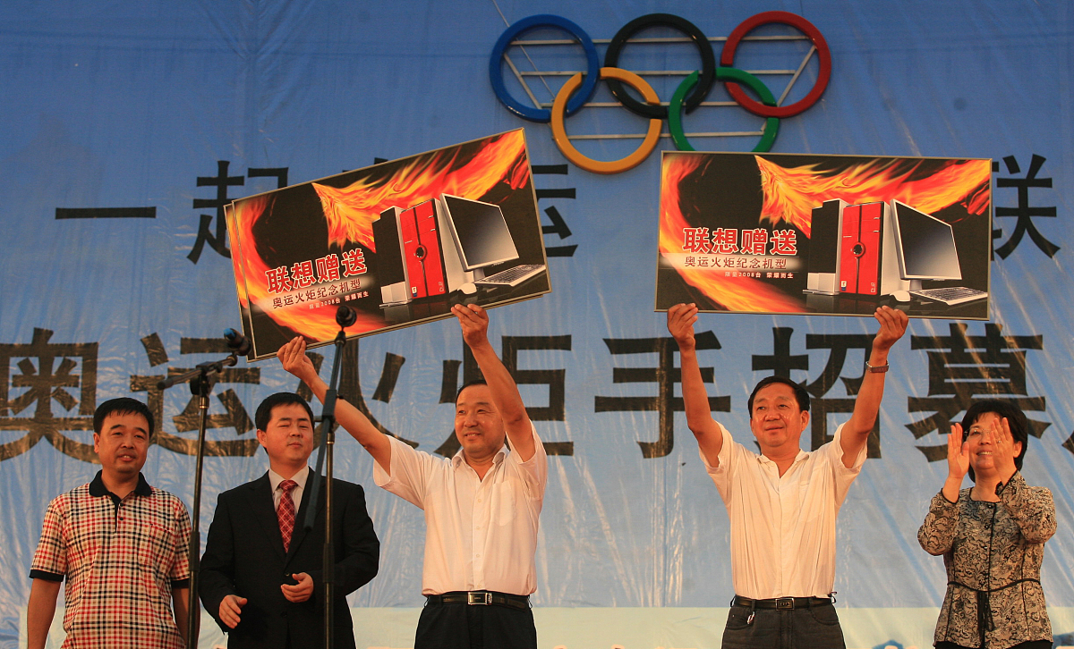 双奥之城闪耀世界。两次奥运会都显示了中国体育发展的新高度展示了中国综合国力的跨越式发展也见证了你从懵懂儿童向有为青年的跨越。亲历其中你能感受到体育的荣耀和国家的强盛；未来前行你将融入民族复兴的澎湃春潮。卓越永无止境跨越永不停歇。请结合以上材料以跨越再跨越为主题写一篇文章体现你的感受与思考。要求：选准角度确定立意明确文体自拟标题；不要套作不得抄袭；不得泄露个人信息；不少于800字。