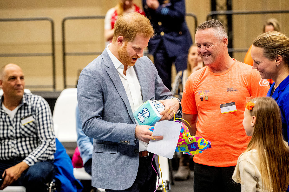 写一首青松的诗