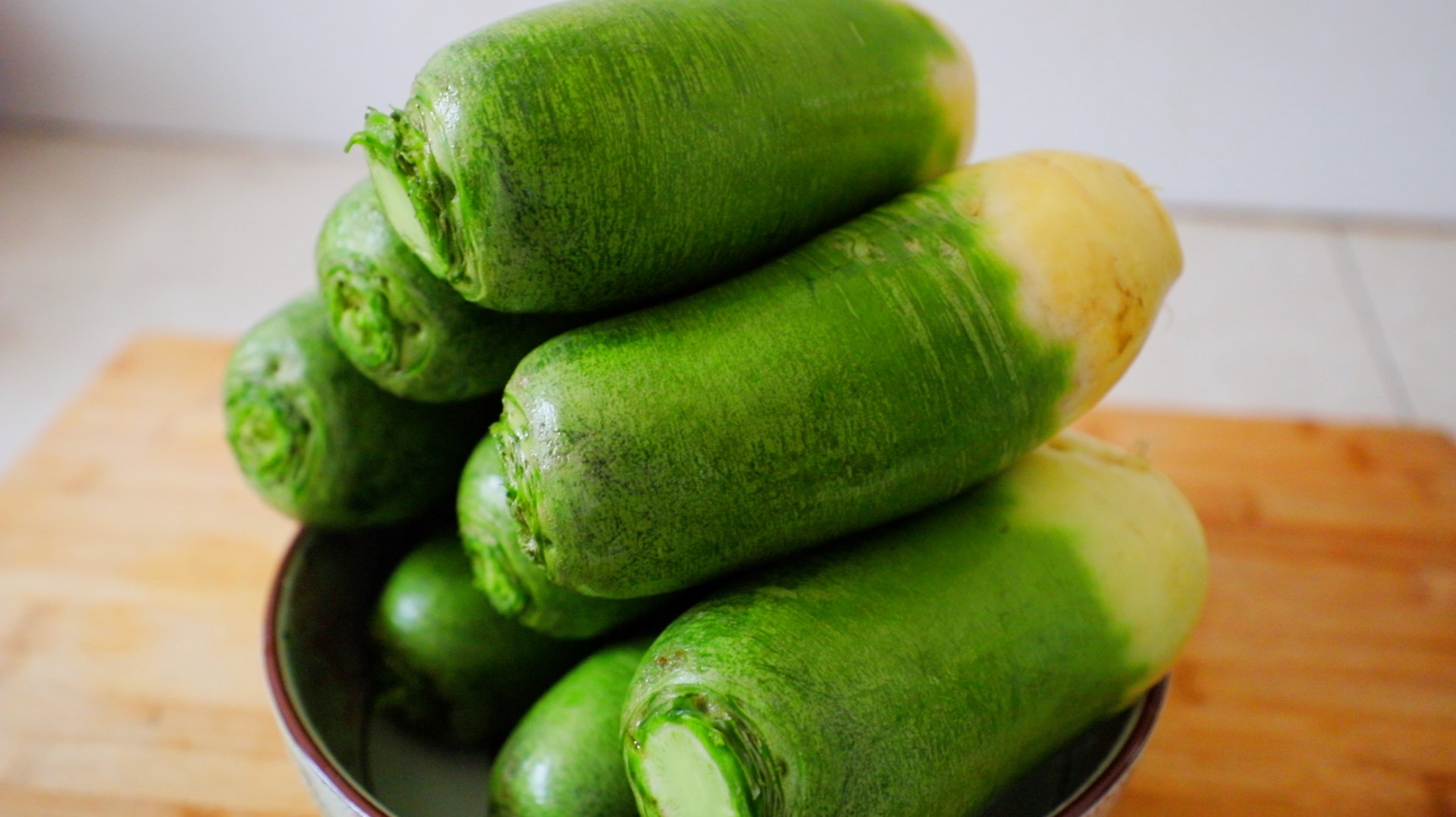 青萝卜这样腌制出来,香辣爽口,开胃下饭不油腻,放半年都不坏