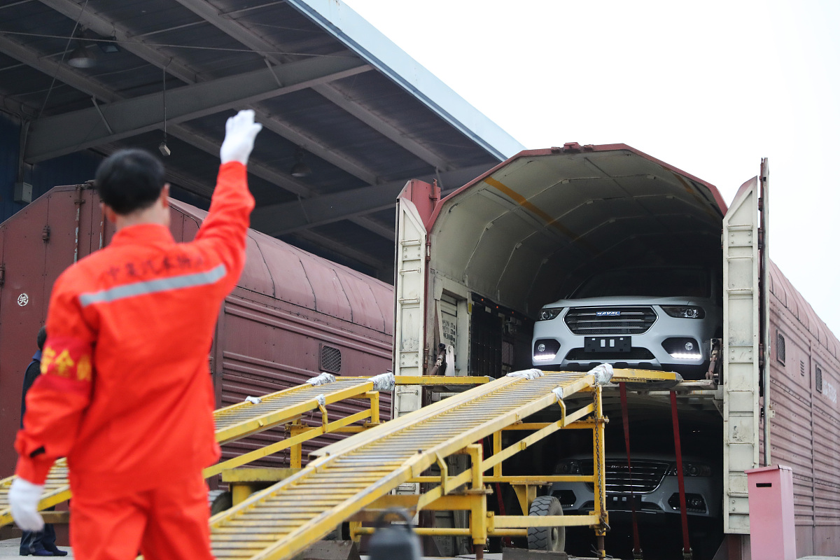 重庆铁路职业学校招生条件：严格把关，培养铁路行业人才
