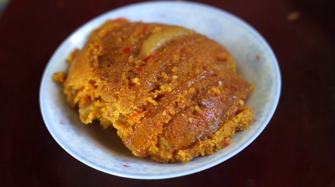 湖北恩施榨广椒也可以做粉蒸肉,吃完来杯茶刮刮油,真爽啊!
