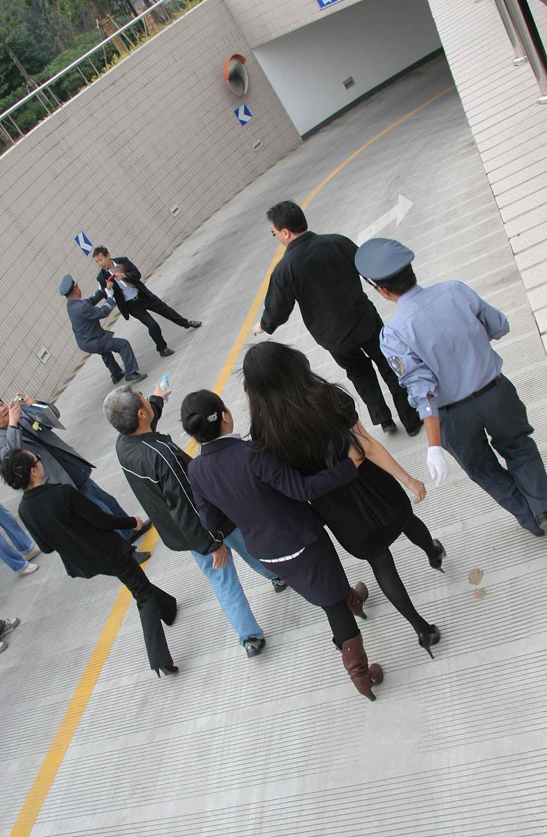 重庆六年级学生课后服务期间坠楼身亡，教委介入调查