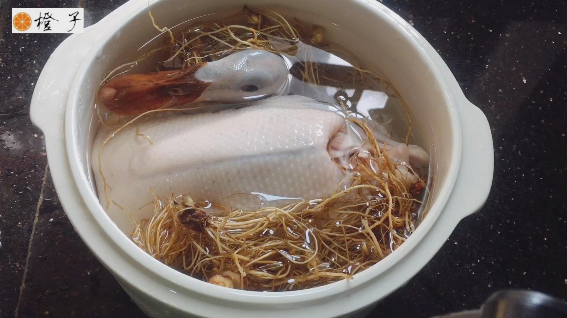 秋天,广东妈妈常给孩子炖这盅汤,增强体质味道好一家大小都喜欢