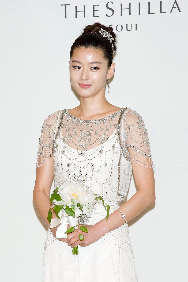 2012年4月13日,首尔,韩国女艺人全智贤13日下午在首尔新罗酒店举行了