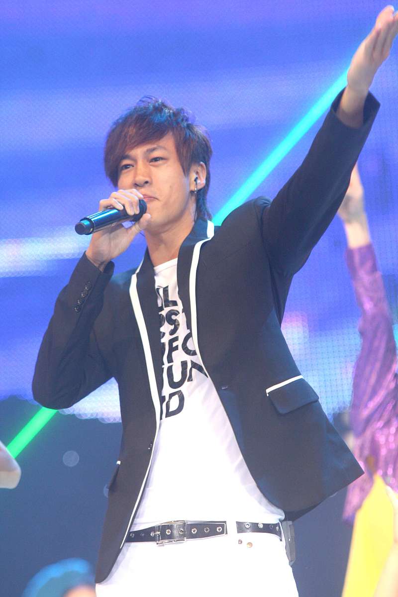 2009年10月13日,上海,迎世博倒计时200天世博优秀歌曲演唱会.***_***
