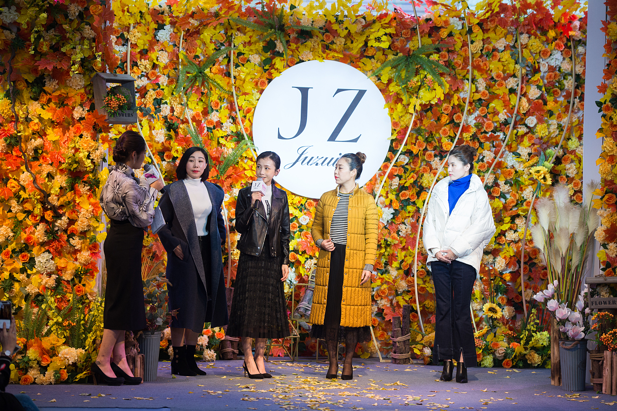 超越光速后是否就脱离了时间？根据当前的物理理论任何物体都不能超越光速。因此关于超越光速后是否就脱离了时间的问题目前无法回答。如果未来有新的物理理论证明物体能够超越光速那么超越光速后是否脱离时间的问题可能会被重新考虑。人困难通常是什么原因导致的人困难通常有多种原因导致的以下列举几种常见的原因：1 经济困难：缺乏经济来源或者收入不稳定导致生活质量下降难以承担基本生活开销。2 心理困难：心理压力、焦虑、