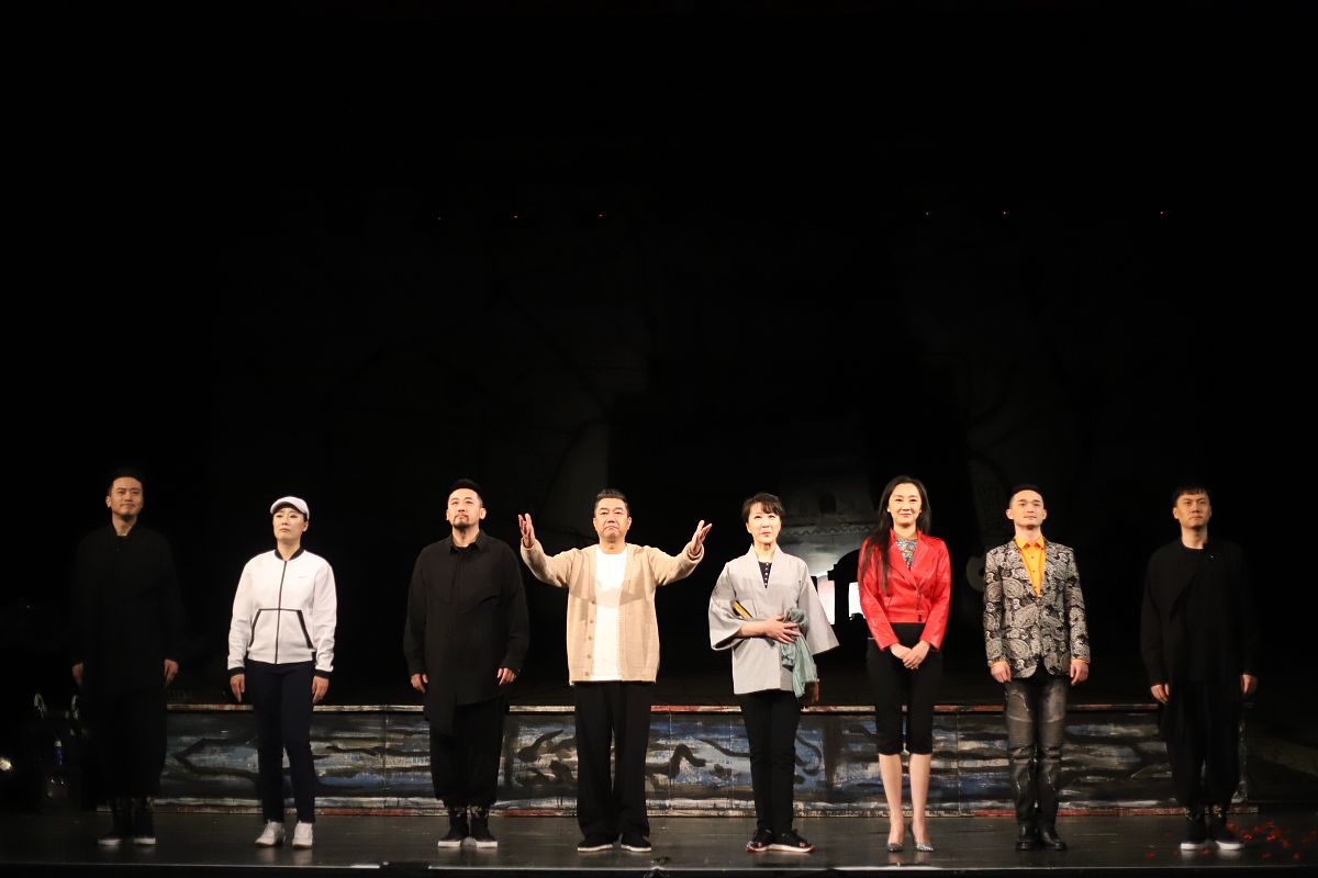 对话剧的100字评价