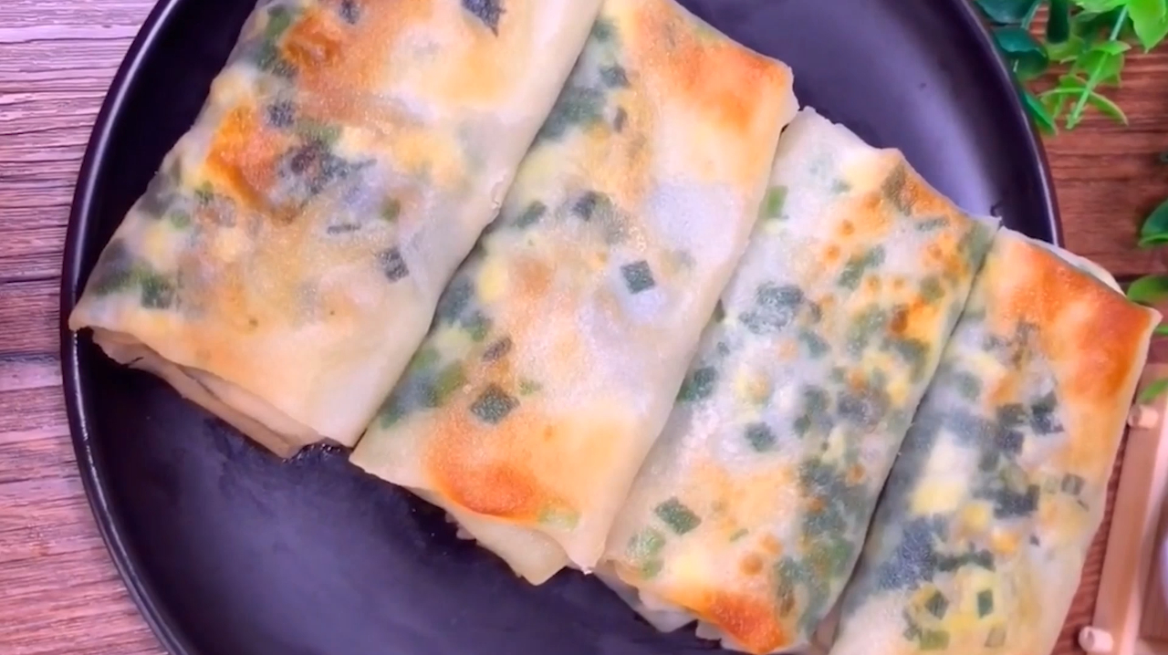 厨师长教你韭菜脆饼的做法,饼脆馅多,早餐吃太合适了