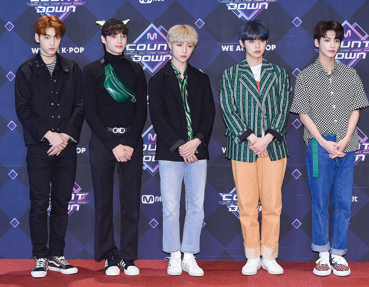 2019年4月25日,首尔,明星参加《m倒计时》节目彩排.txt attends the r