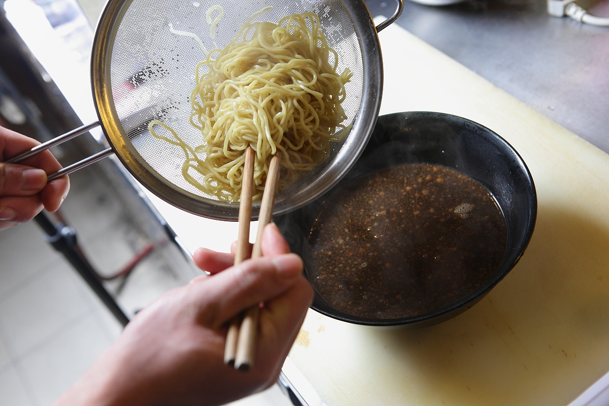 ***_***2014年12月10日,上海,日本料理拉面与制作方法