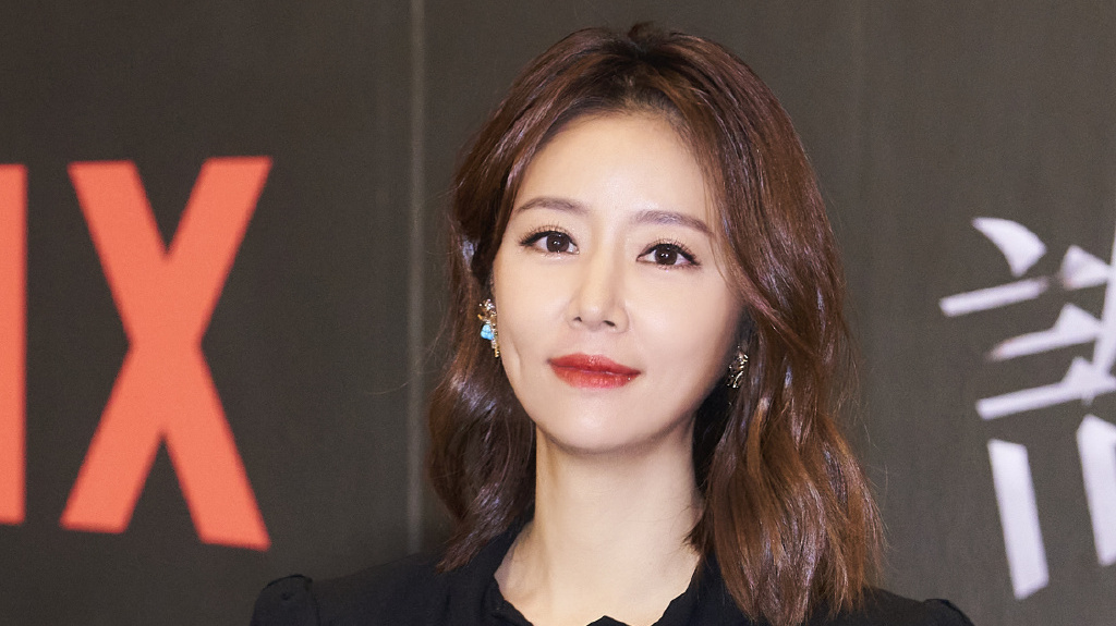 #每日娱乐快讯# 【林心如霍建华罕见秀恩爱,甜蜜对视为霍建华庆生】12月26日,林心如晒出