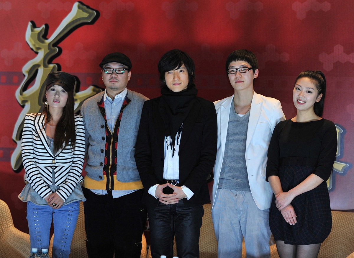 <strong>2</strong>011年4月2日,北京,娱乐传媒机构艺立方举办新闻发布会.