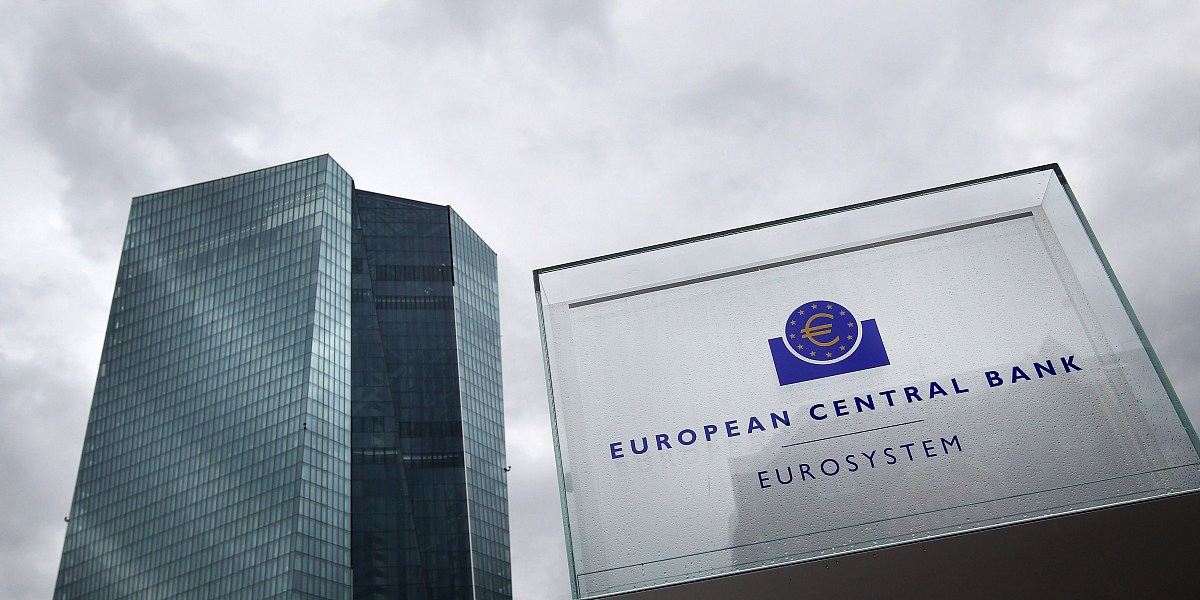 请翻译以下为英文 活动将于7月4-5号举行第一天是3家港股公司和1家A股公司、以及安信国际首席研究的演讲分享在新加坡洲际酒店。第二天是大华继显安排各家上市公司的一对一路演。我们希望能邀请贵司成为协办机构共同邀请新加坡投资机构参加第一天的论坛届时也将介绍参会公司给您认识。或者您的投资者对公司感兴趣的话我们可以找时间安排额外的一对一或小组交流