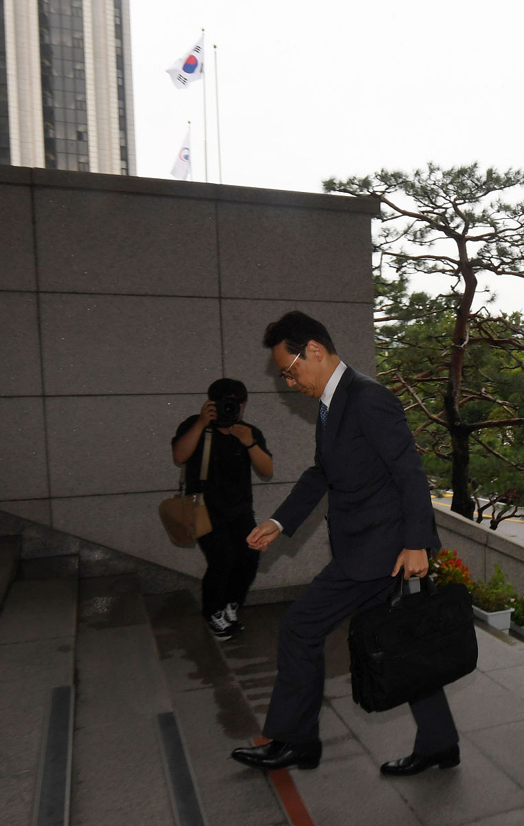 苏联解体原因分析及中国应对策略