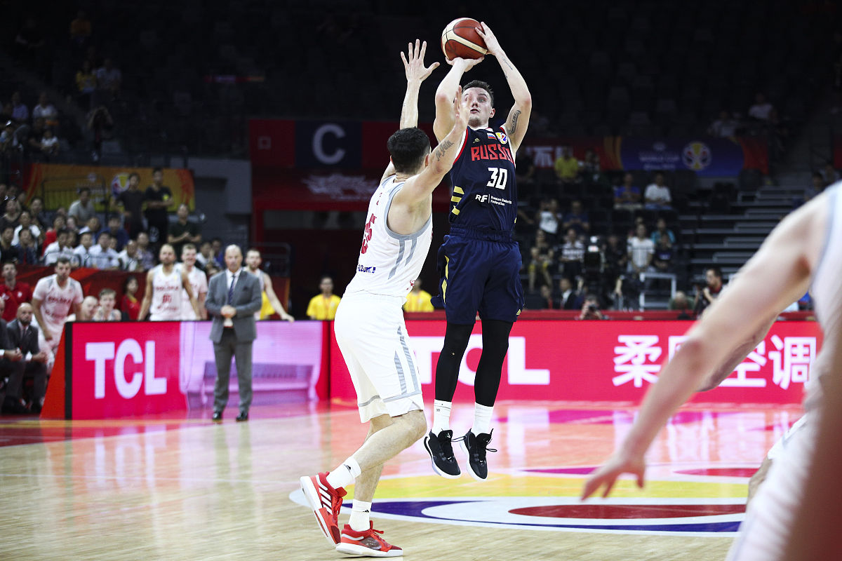 2019年9月6日,广东佛山,2019男篮世界杯小组赛次轮i组,波兰vs俄罗斯.