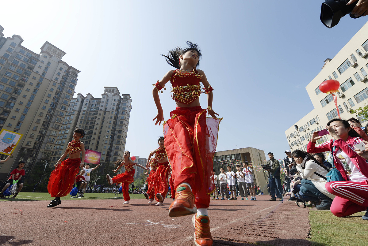 ***_*** 2014年4月30日,在贵阳市为明实验学校,进行了一场别开生面的"